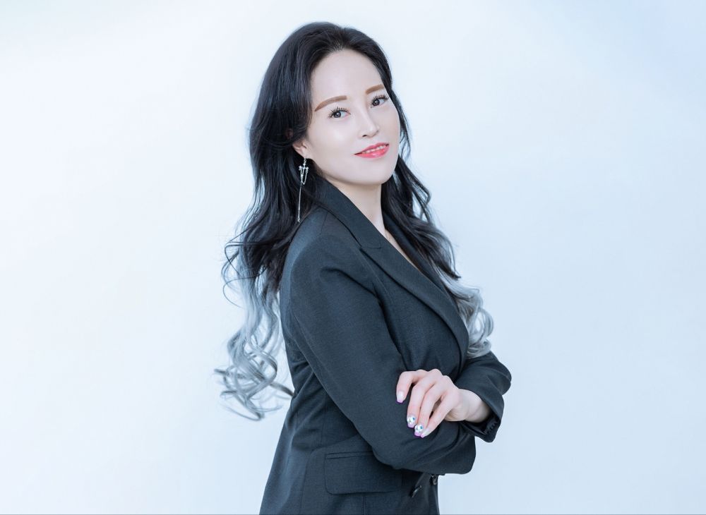 이윤진.jpg